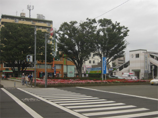 小平駅。